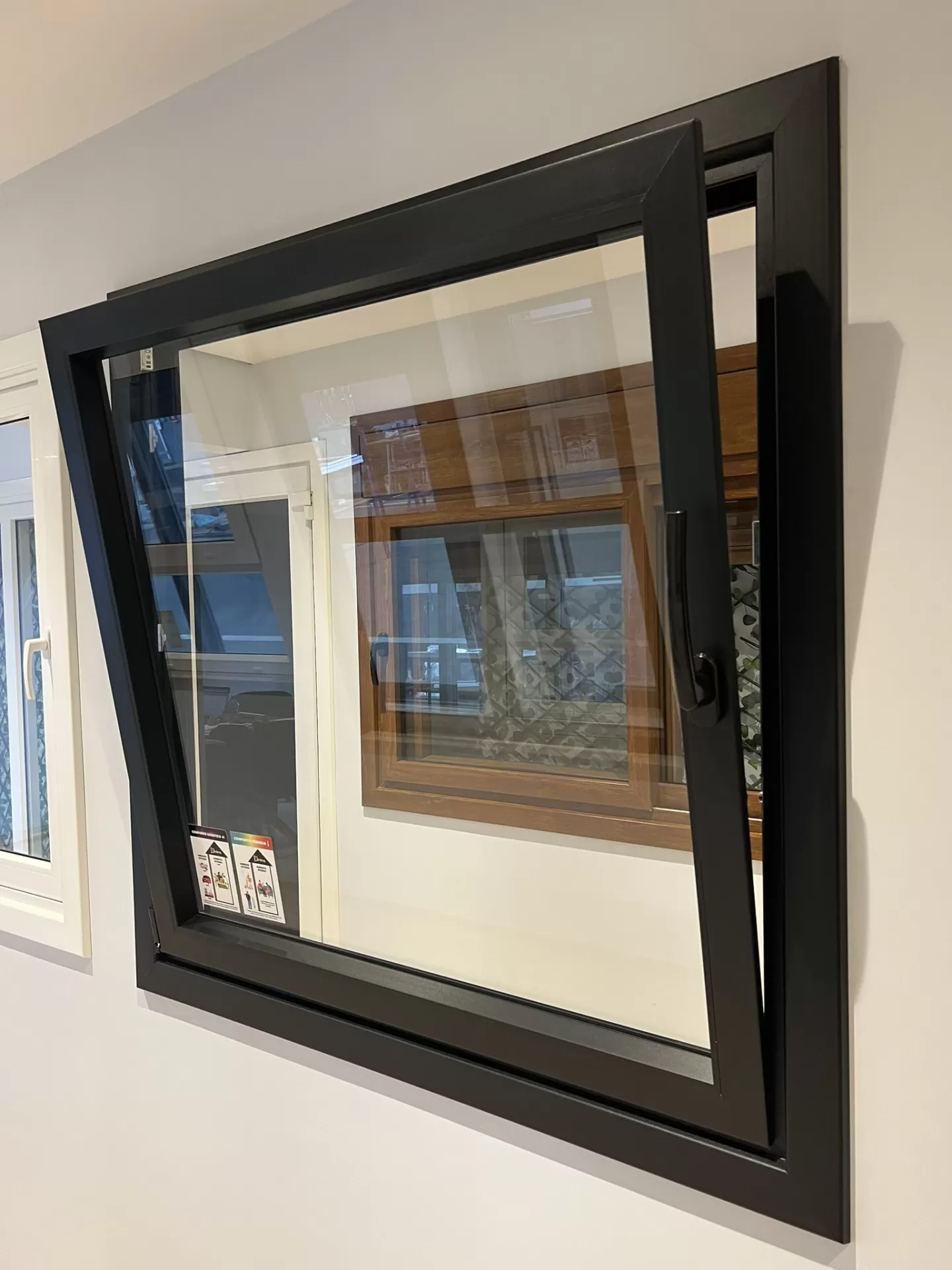 Janelas Oscilo Batente PVC